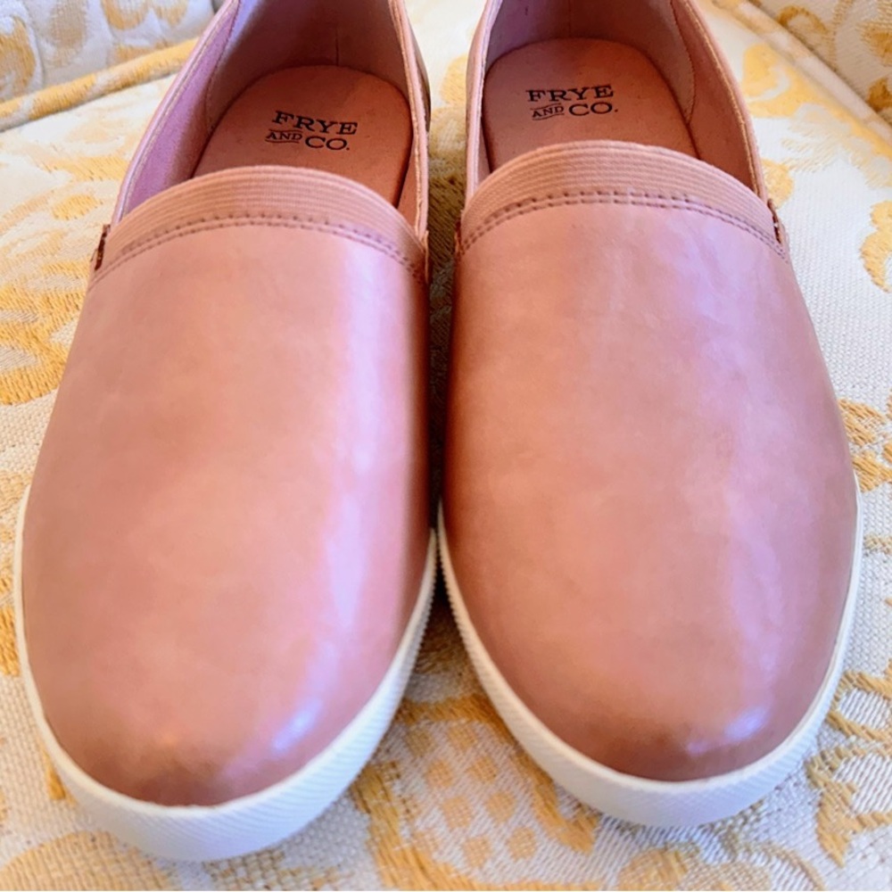FRYE & Co Rose Pink Slip On Sneaker Style Flats womens size 6 M New Never Worn